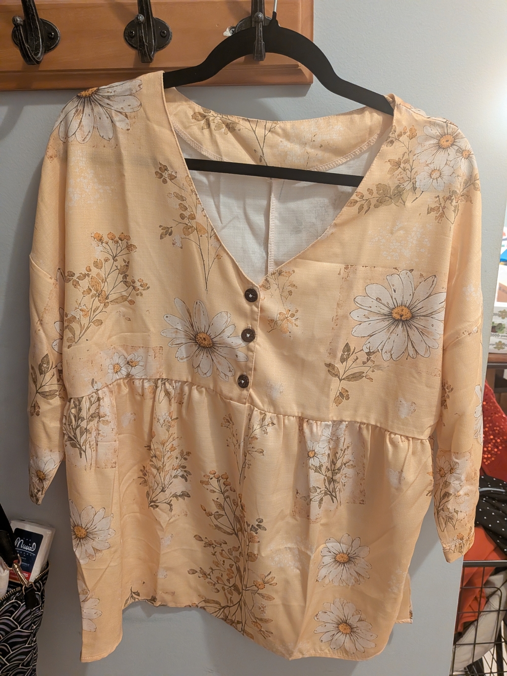 OUFISUN Daisy-Print V-Neck Peasant Blouse in Light Yellow - Picture 3 of 7